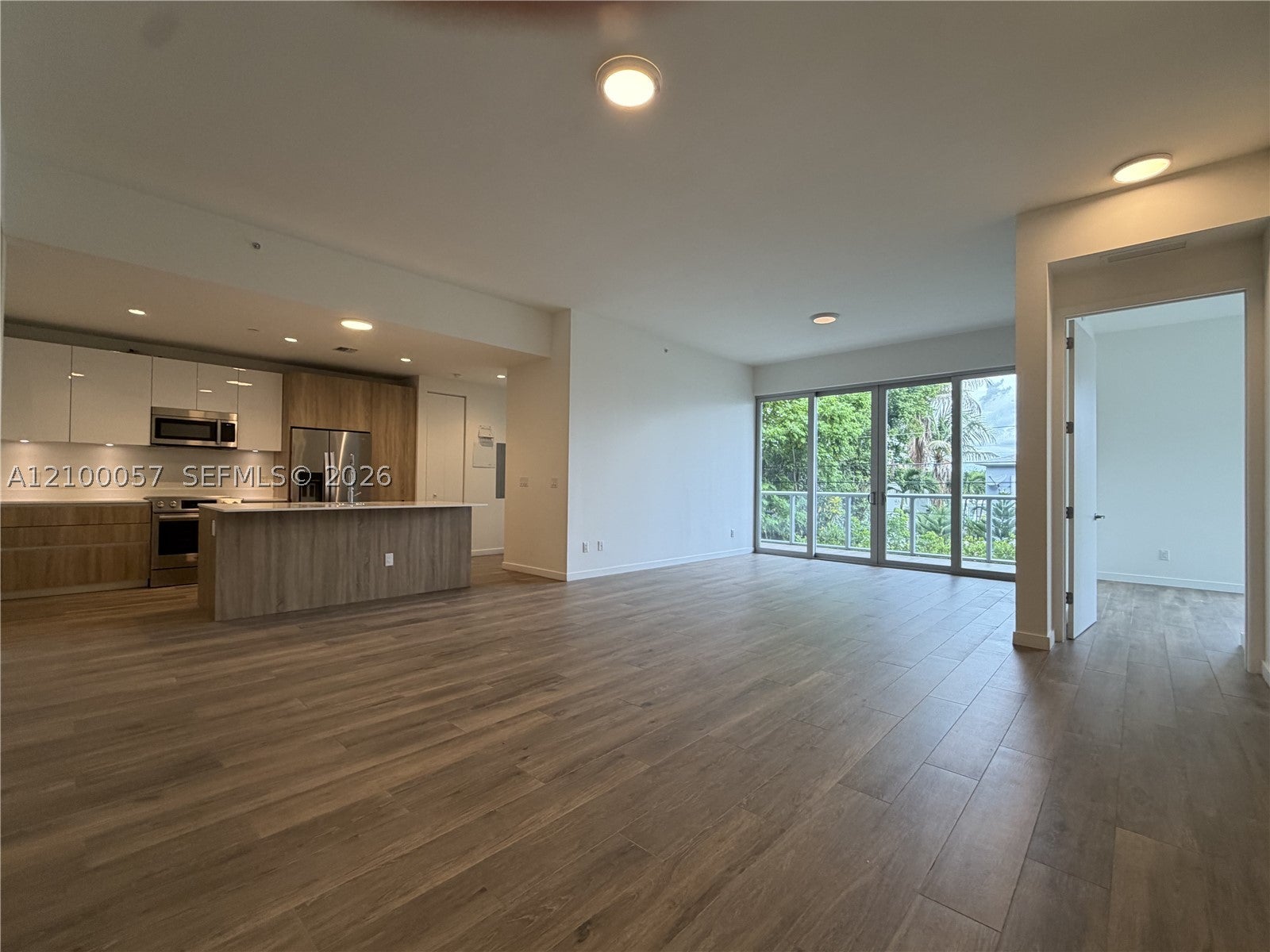 529 SW 11th St 203