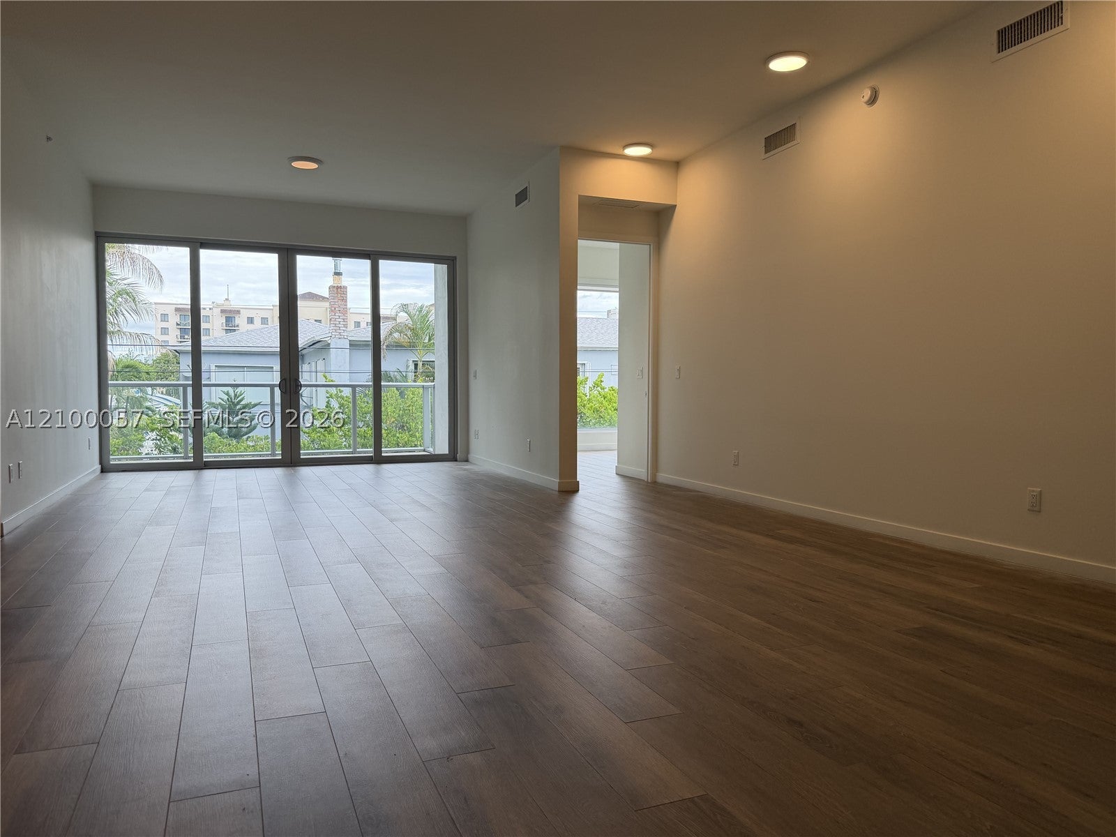 529 SW 11th St 203