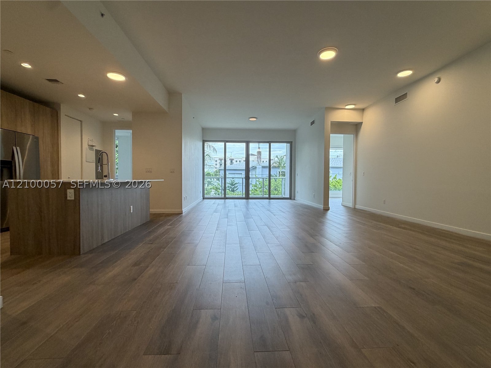 529 SW 11th St 203
