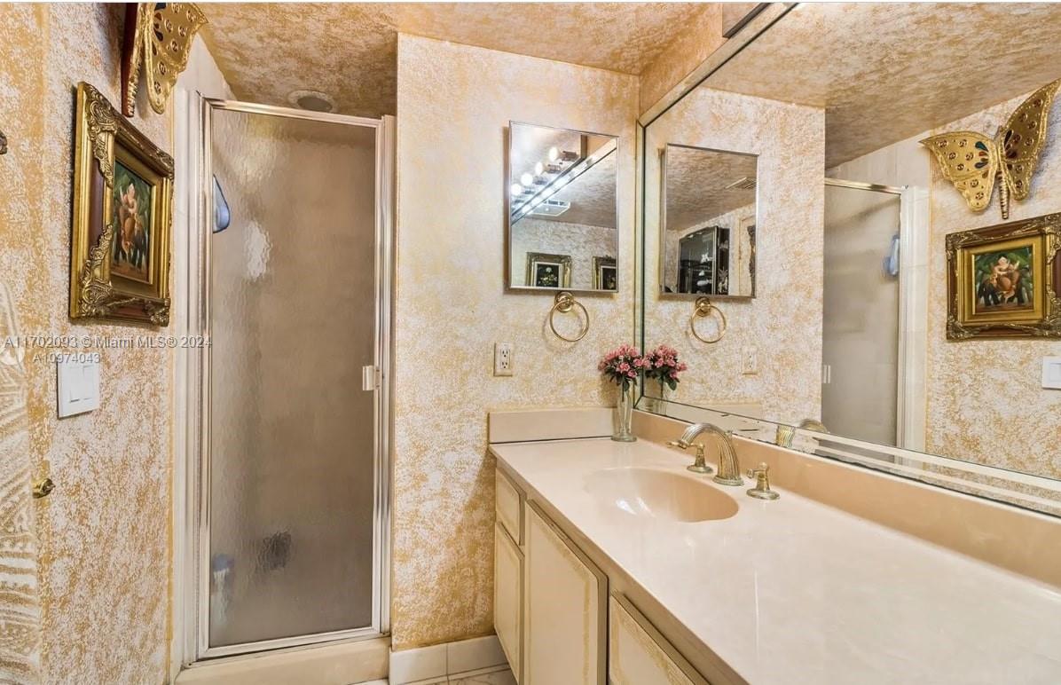 VENETIA CONDO - Residential