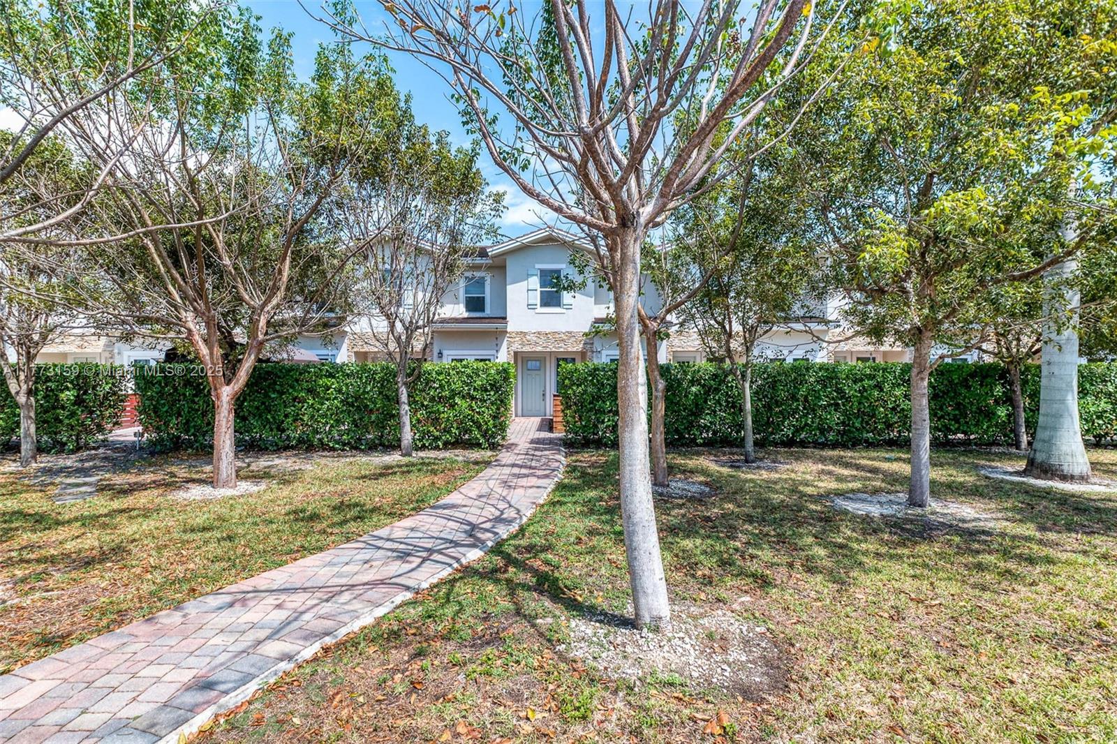 TOWNHOMES ON COCONUT PALM - Residential