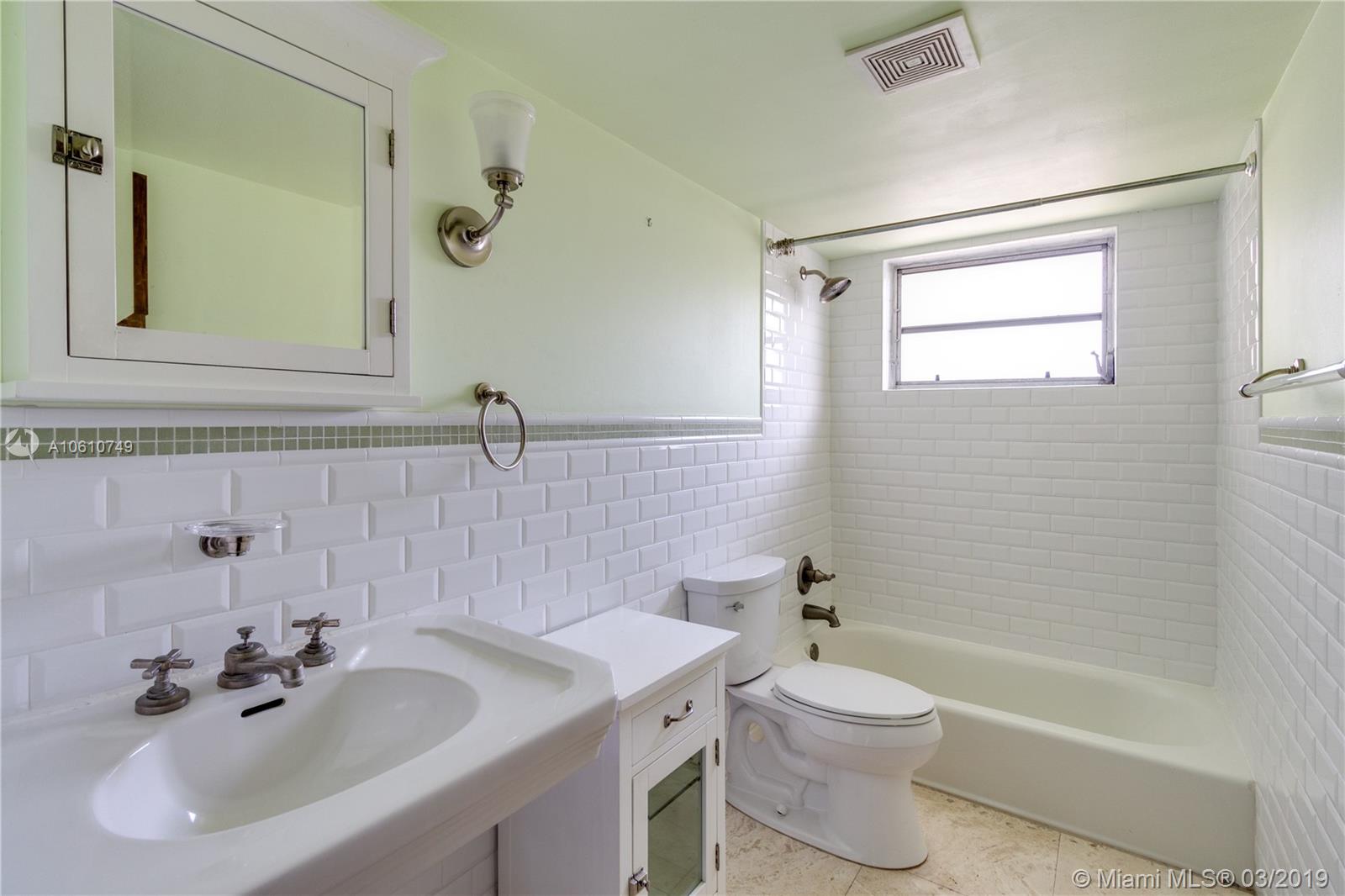 ROYAL PALM VILLAS CONDO - Residential Lease