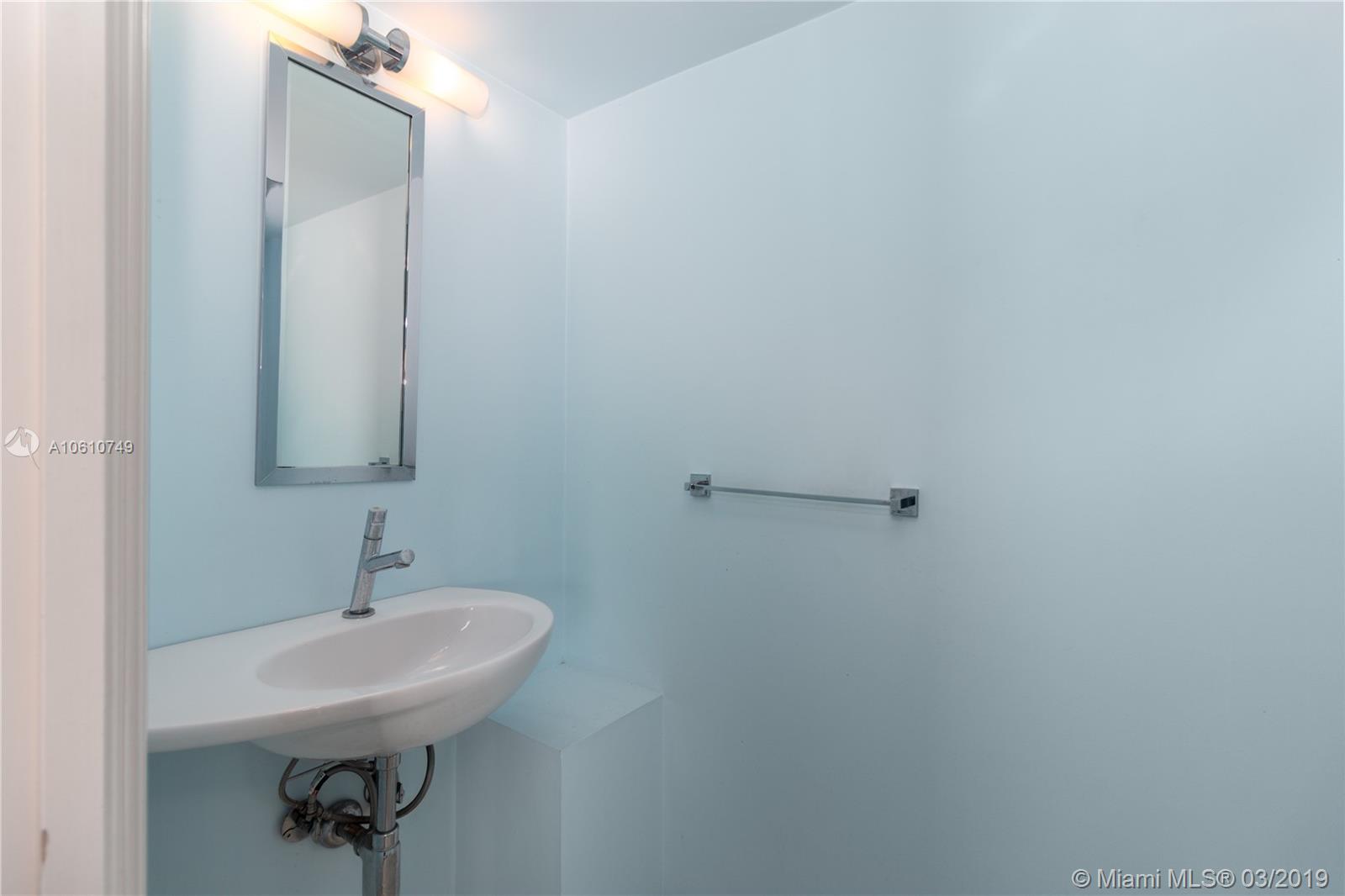 ROYAL PALM VILLAS CONDO - Residential Lease