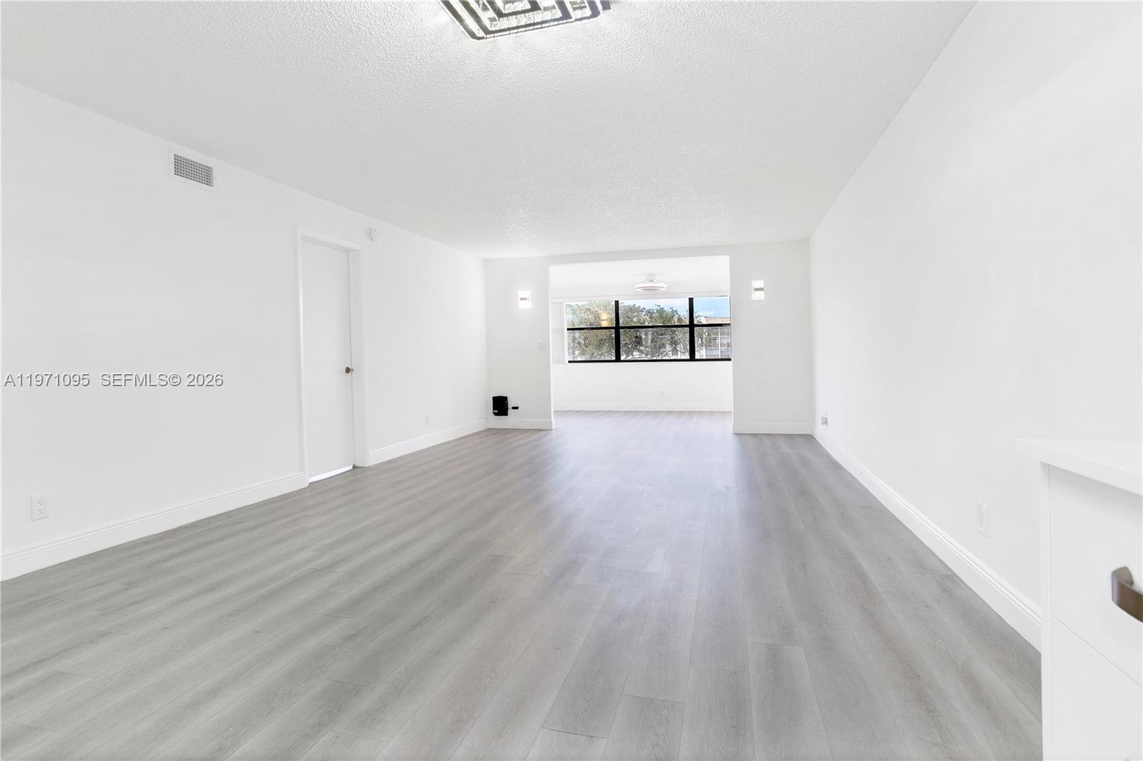 SUNRISE LAKES 158 CONDO - Residential