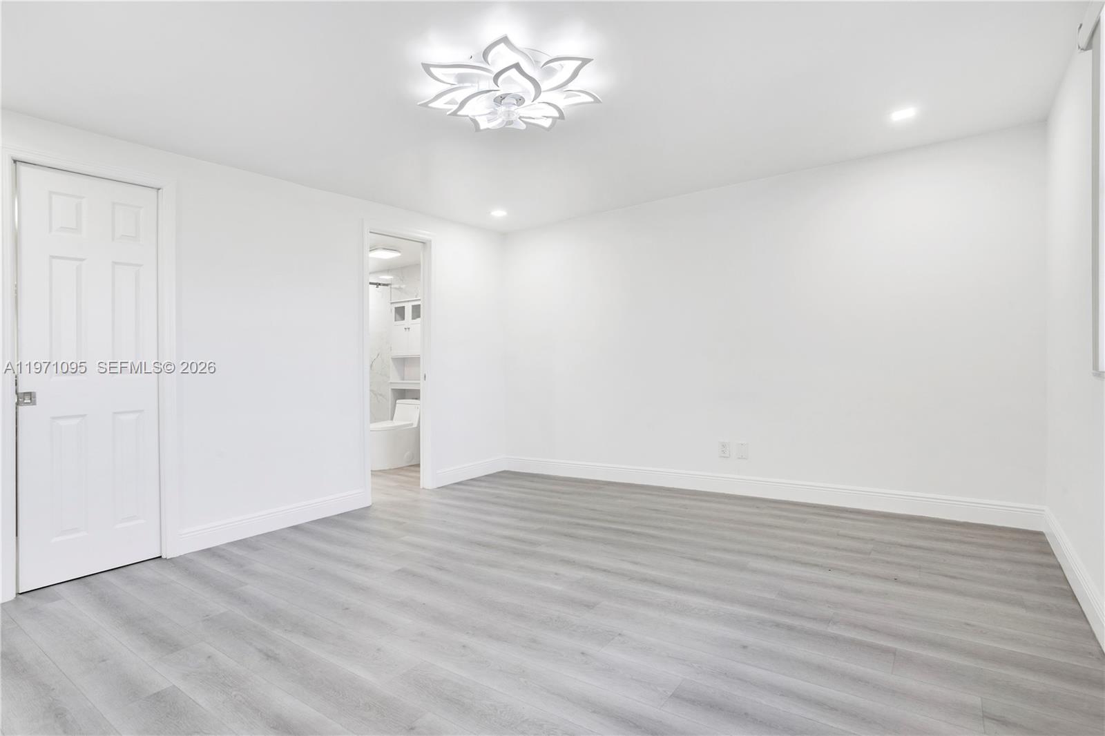 SUNRISE LAKES 158 CONDO - Residential