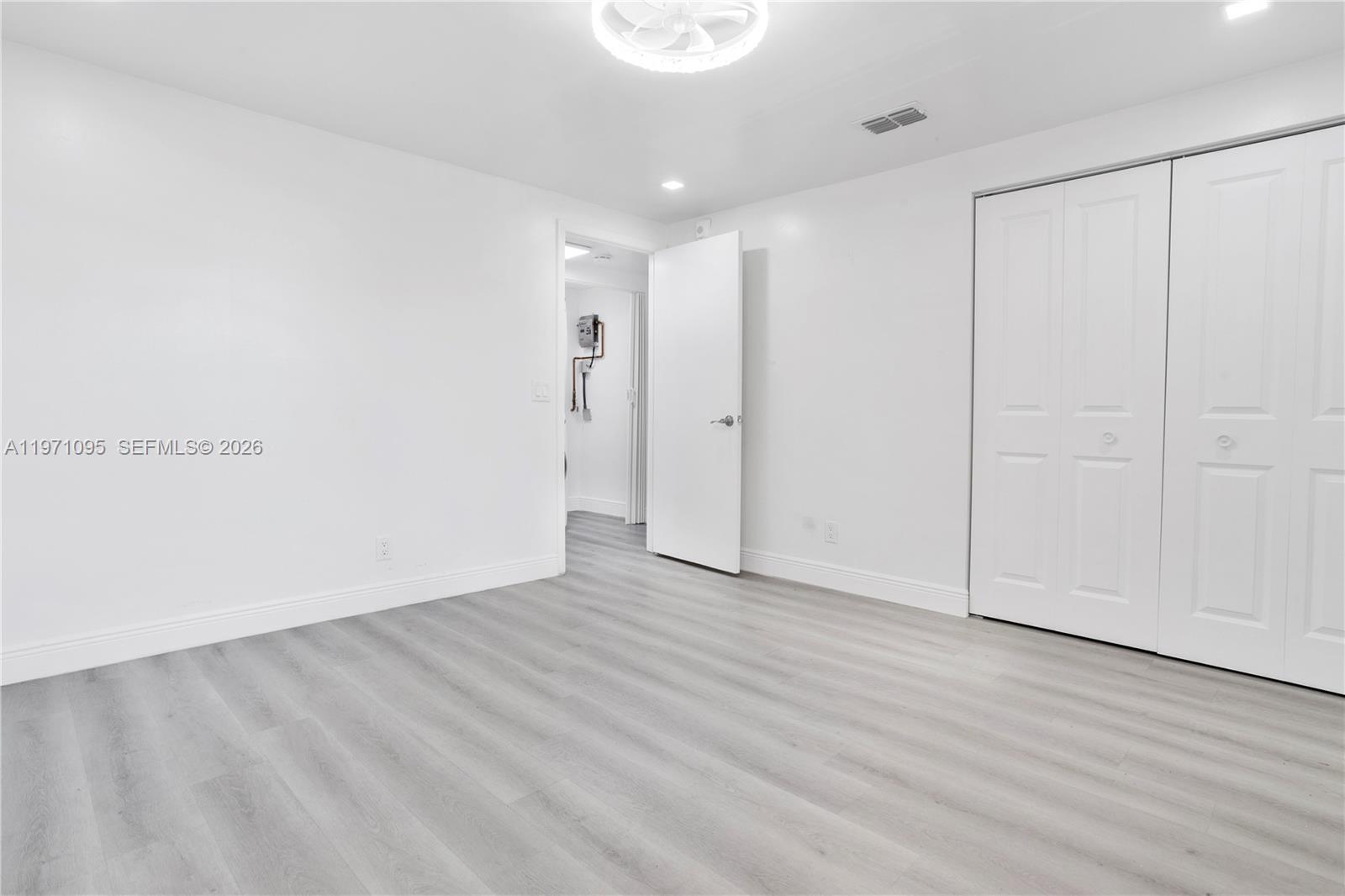 SUNRISE LAKES 158 CONDO - Residential