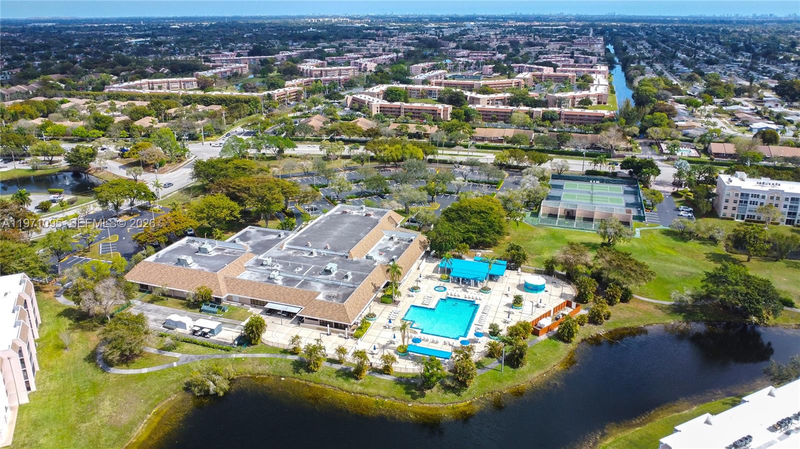 SUNRISE LAKES 158 CONDO - Residential