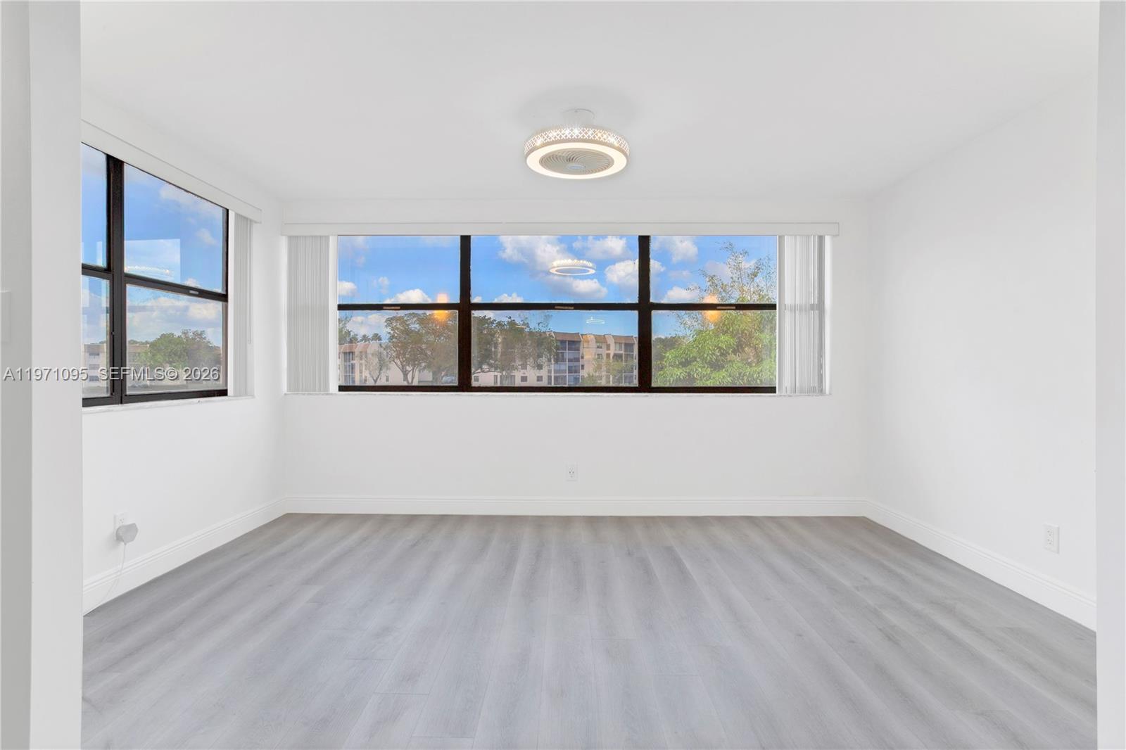 SUNRISE LAKES 158 CONDO - Residential