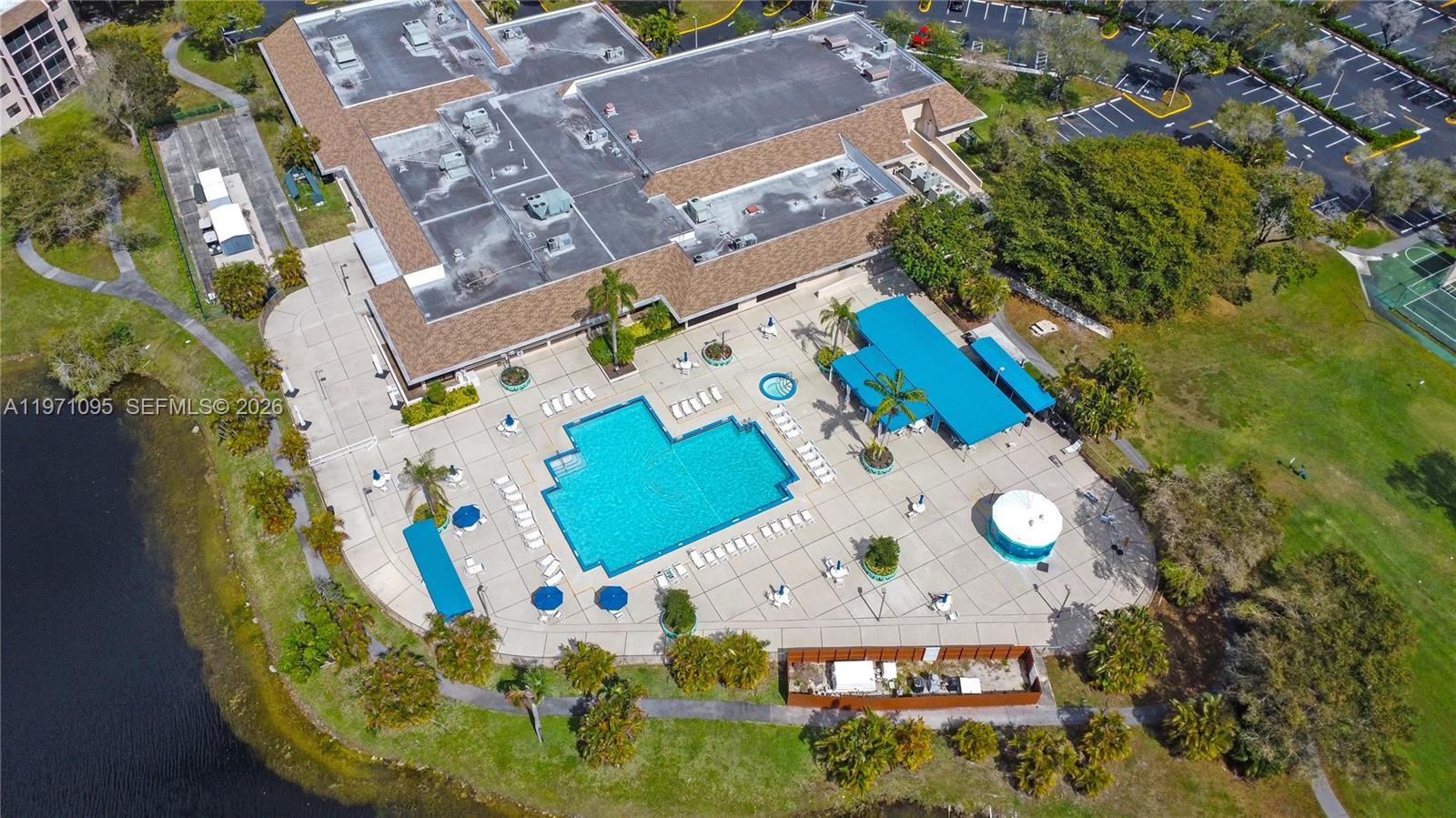 SUNRISE LAKES 158 CONDO - Residential