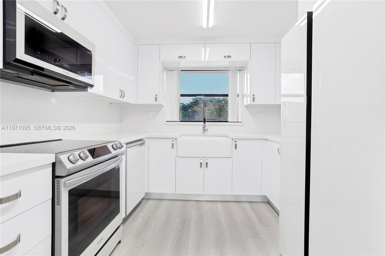 SUNRISE LAKES 158 CONDO - Residential