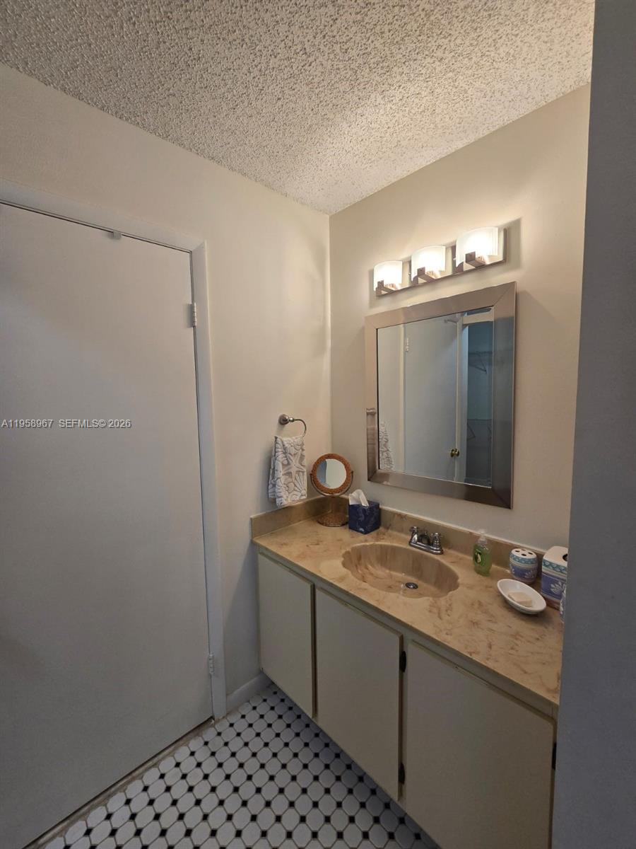 BOYNTON LAKES 3 - Residential