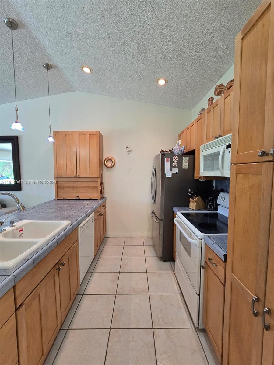 BOYNTON LAKES 3 - Residential