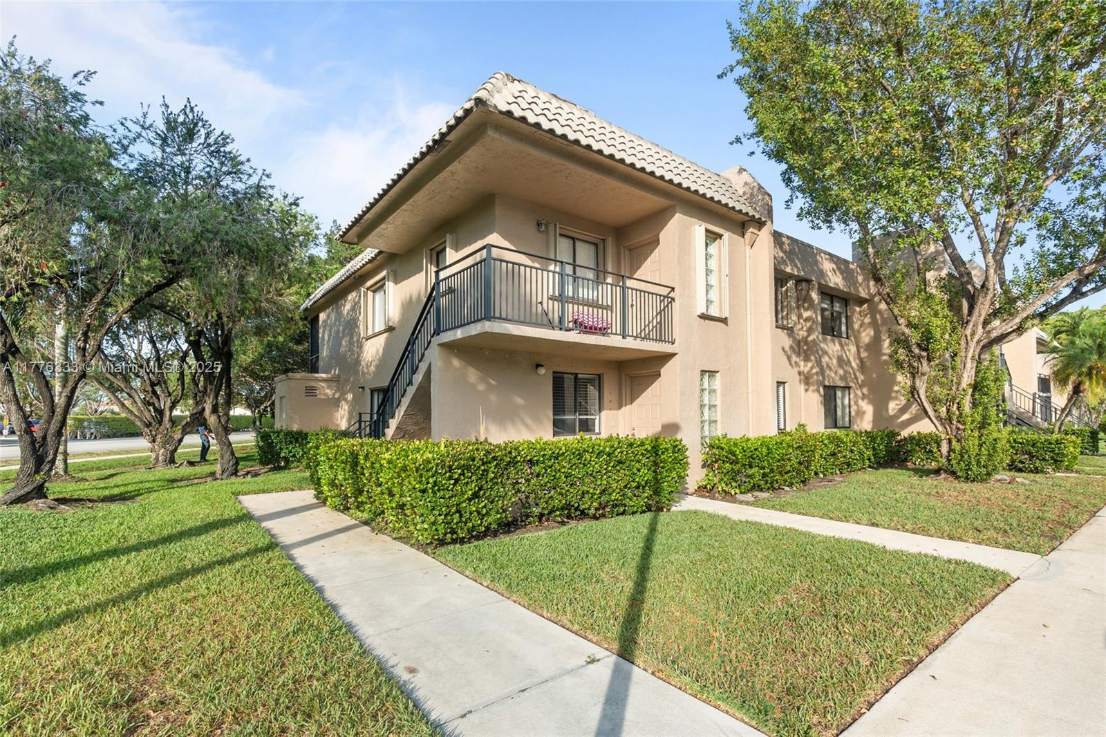 search properties 1 340 Racquet Club Rd 201