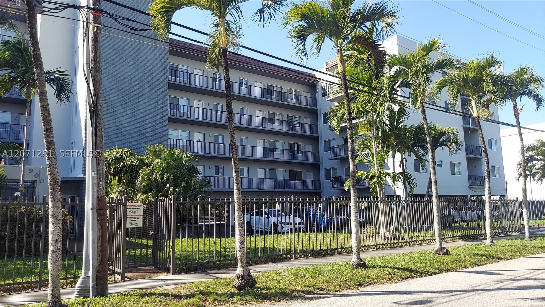 900 SW 84th Ave