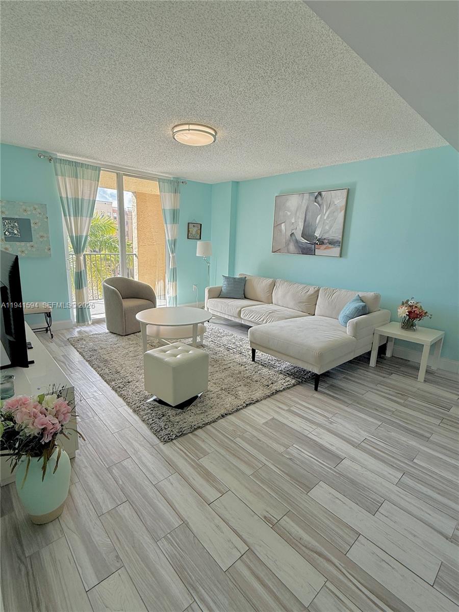 LAS OLAS BY THE RIVER CON - Residential