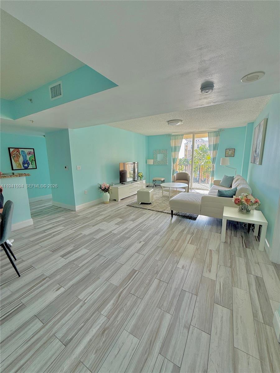 LAS OLAS BY THE RIVER CON - Residential