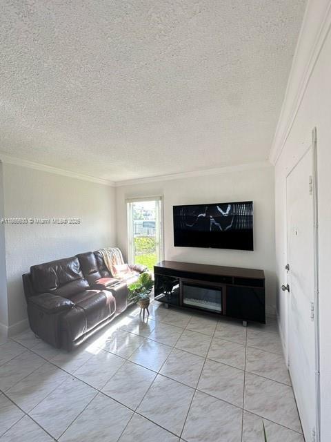 Centrally located 1 bedroom 1 bathroom apartment on 1st floor. Across from Topical park, Publix and Target. Unit has an updated bathroom, kitchen cabinets and appliances. Gas and water included in the rent. 1 assigned parking space Will not last!!!!