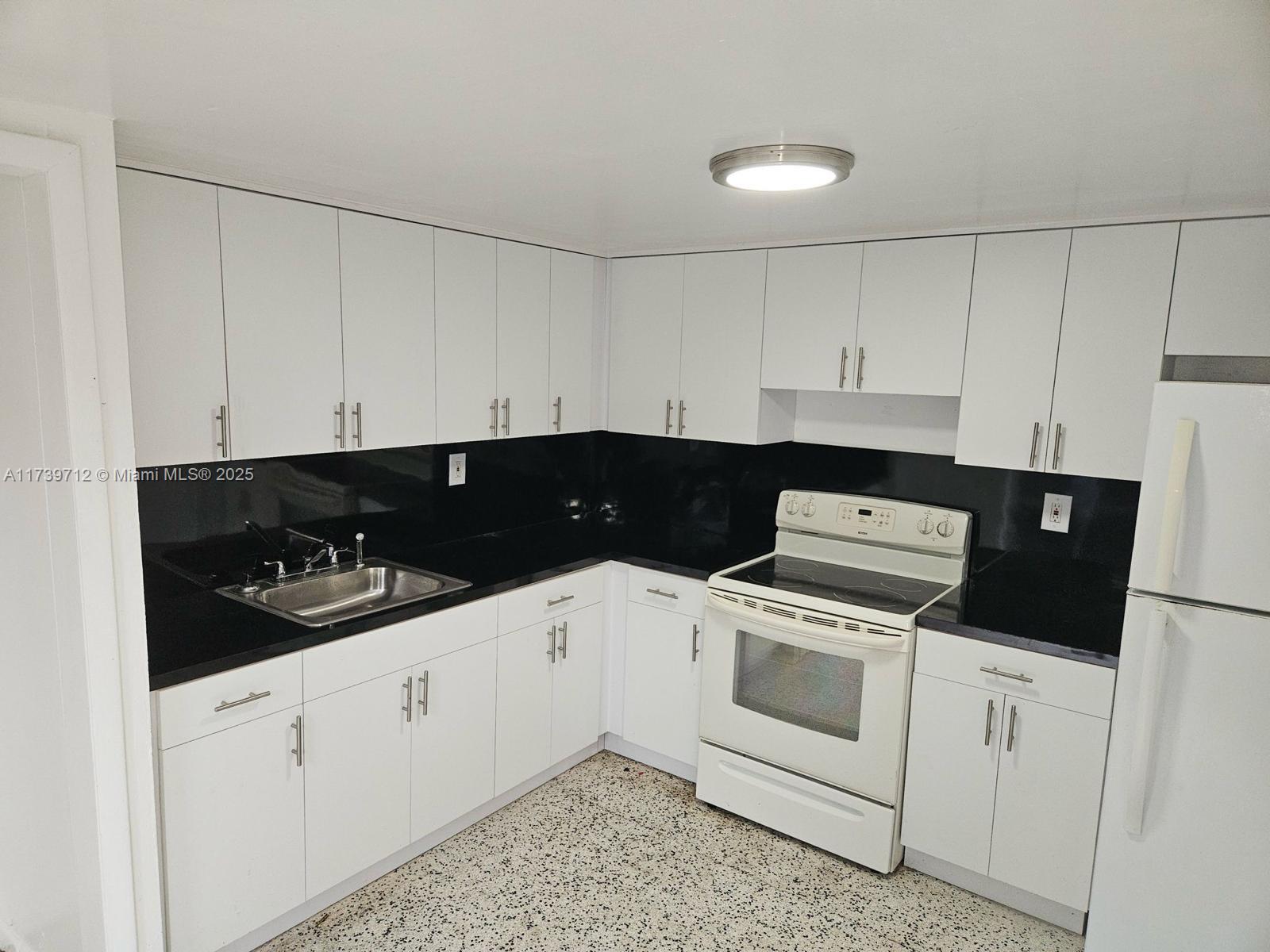 11330 Peachtree Dr 11330, Miami, Broward County, Florida - 2 Bedrooms  
1 Bathrooms - 