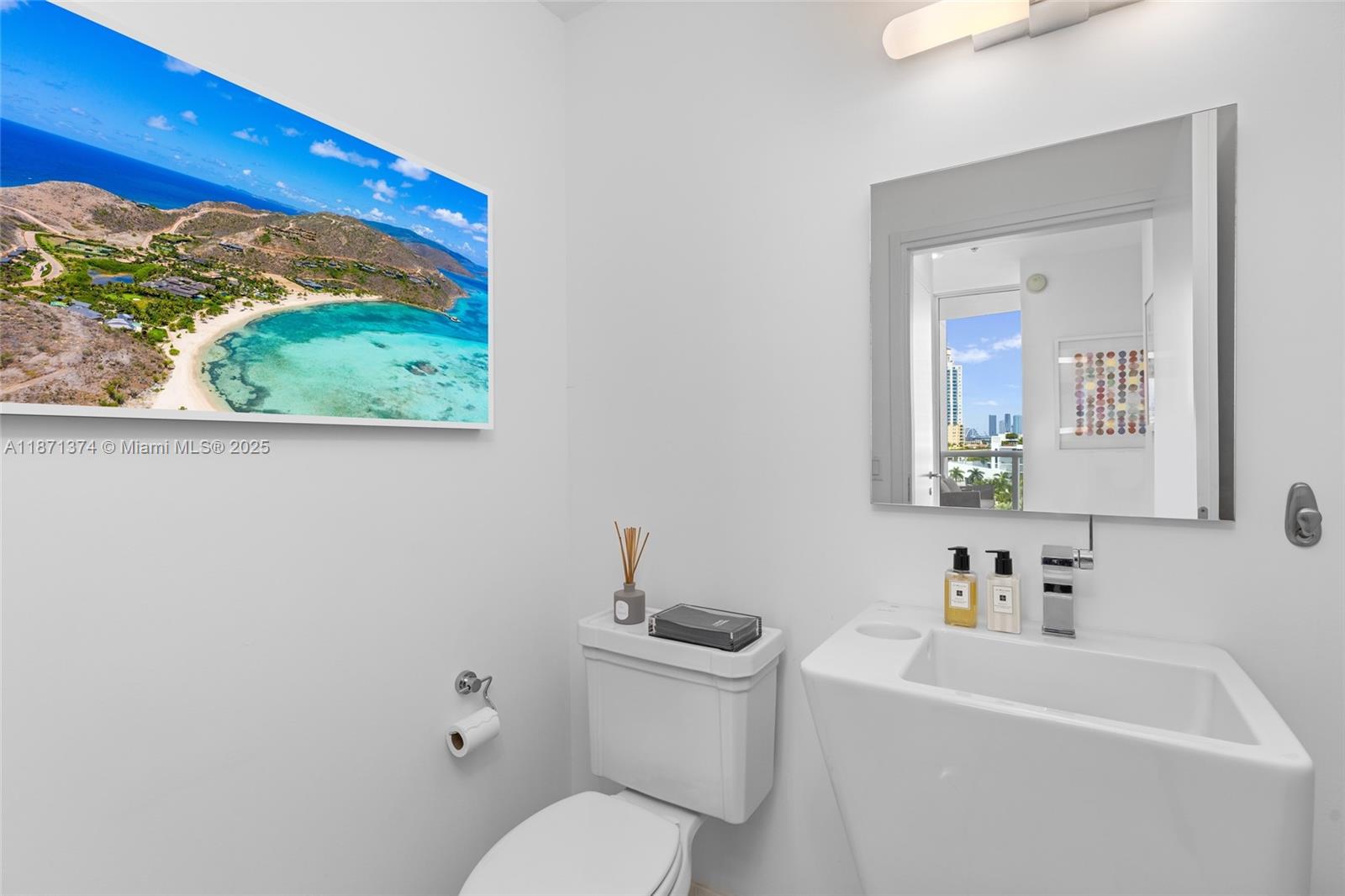 CONTINUUM ON SOUTH BEACH - Residential