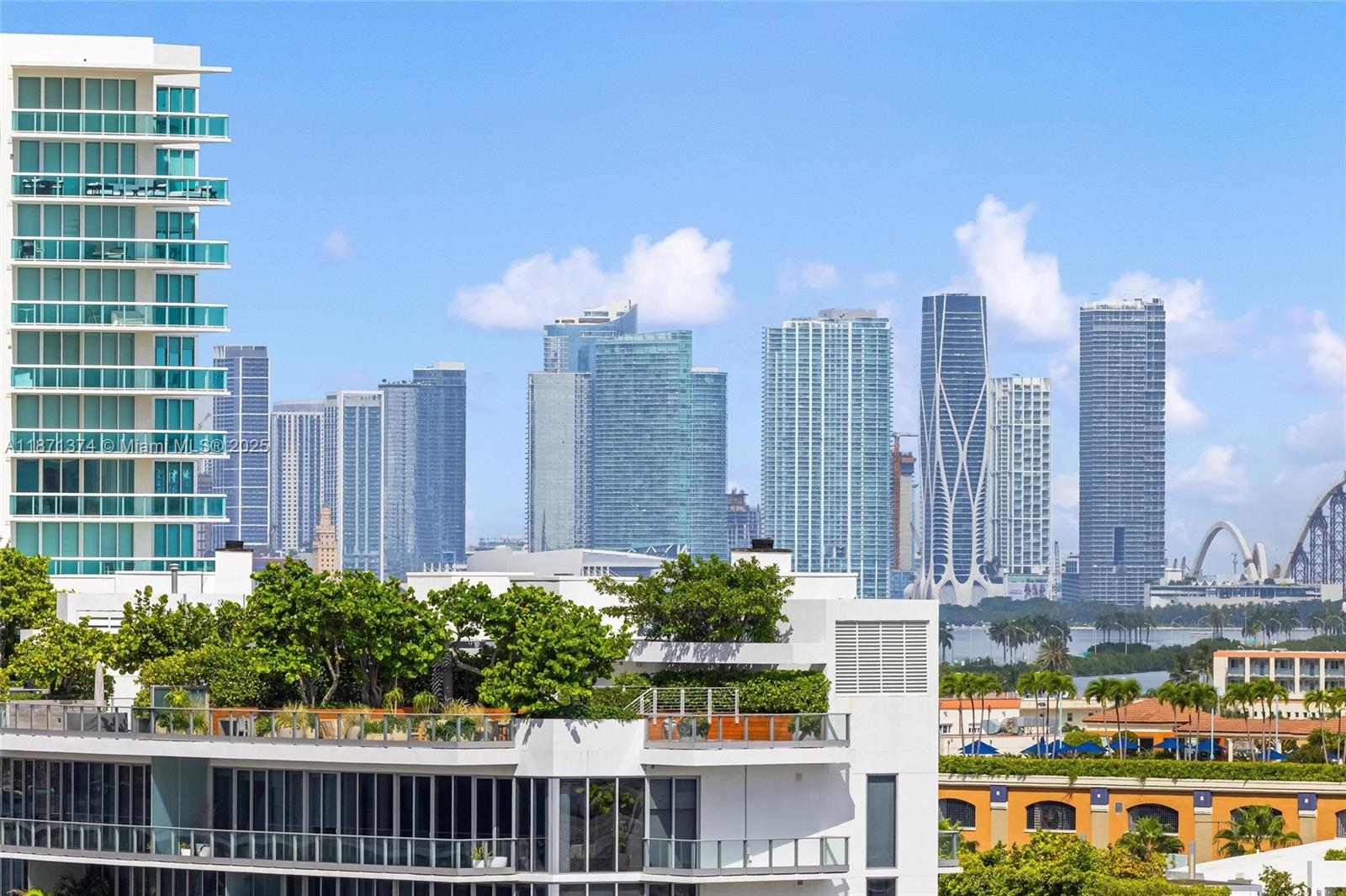 CONTINUUM ON SOUTH BEACH - Residential