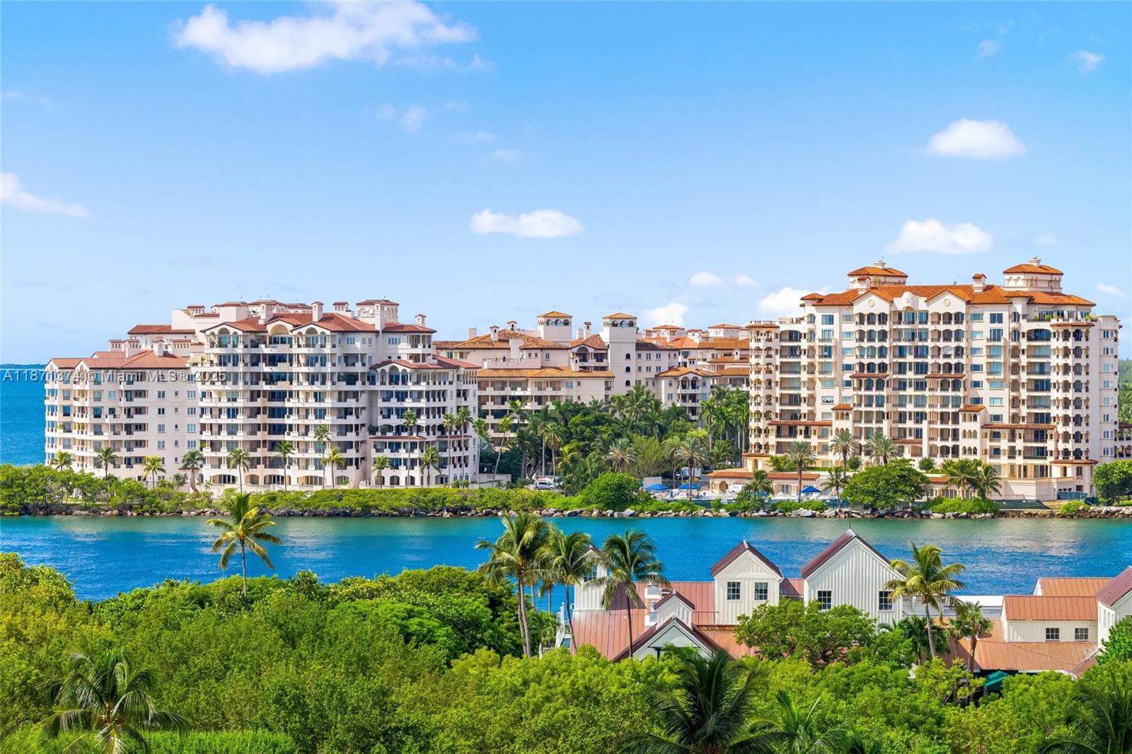 CONTINUUM ON SOUTH BEACH - Residential
