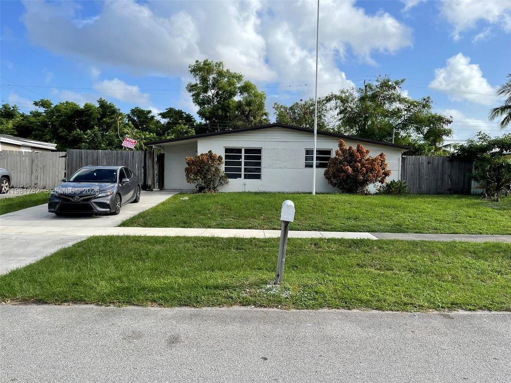 Photo of 5751 SW 38th Ct, Davie, FL 33314 (MLS # A11981762)