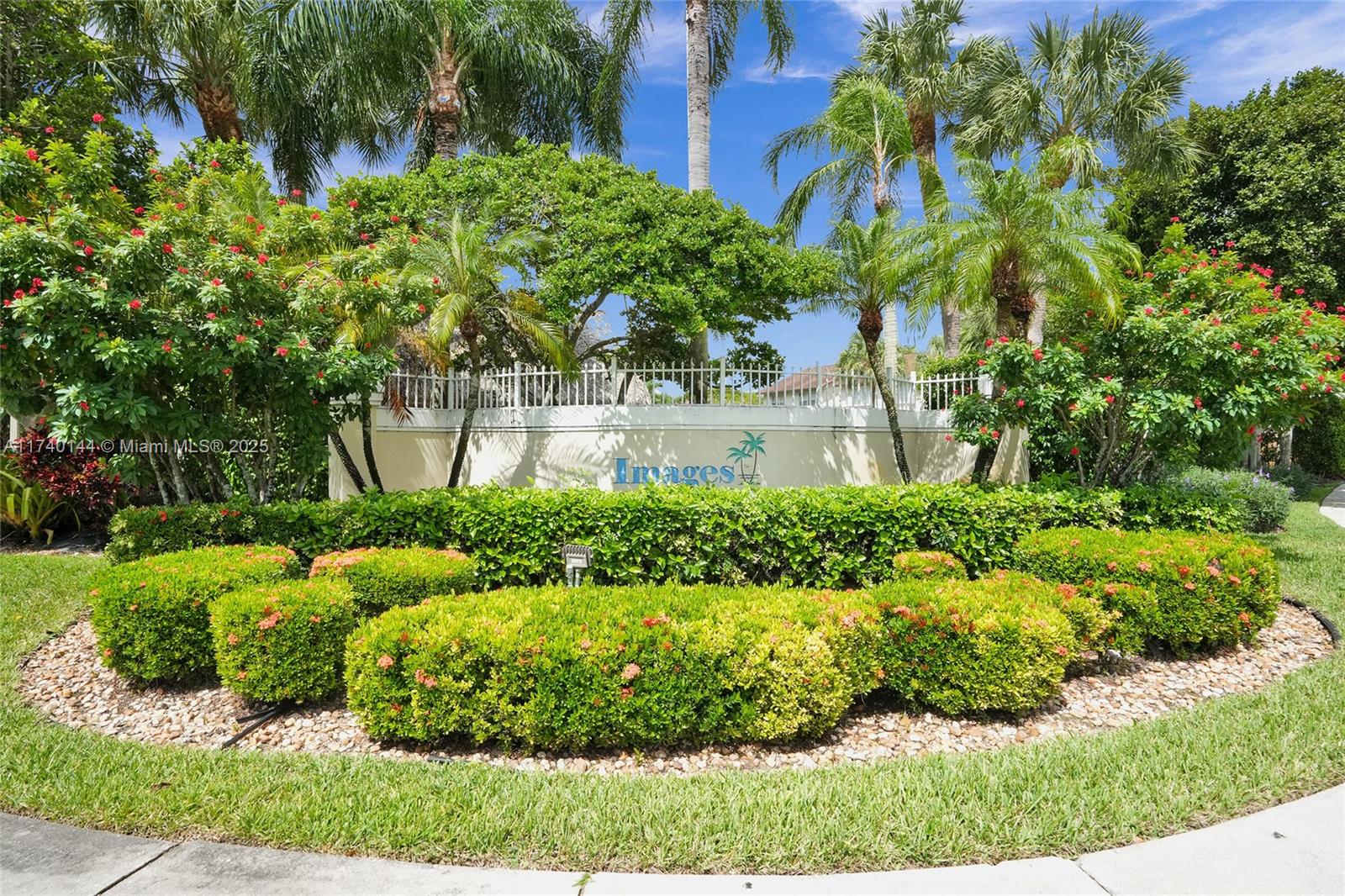 PEMBROKE POINTE - Residential
