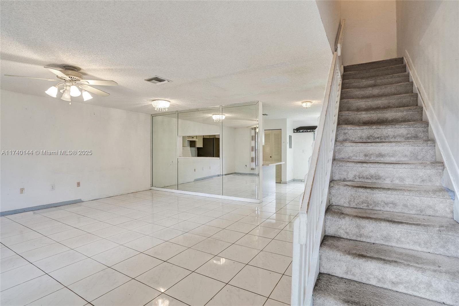 PEMBROKE POINTE - Residential