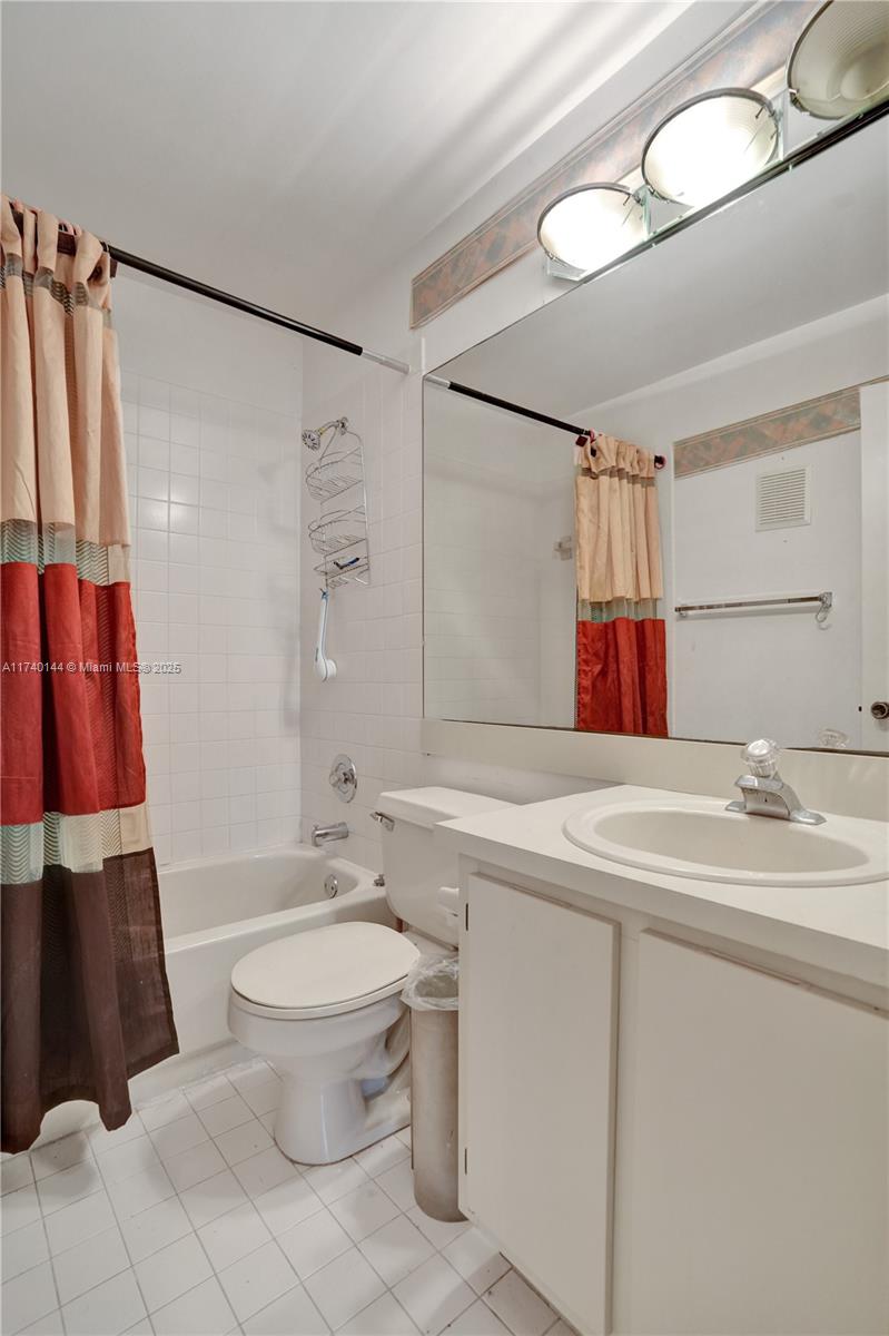 PEMBROKE POINTE - Residential