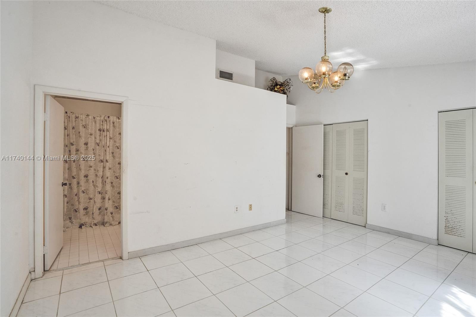 PEMBROKE POINTE - Residential
