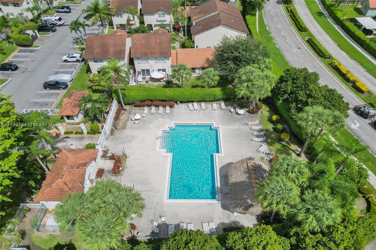 PEMBROKE POINTE - Residential