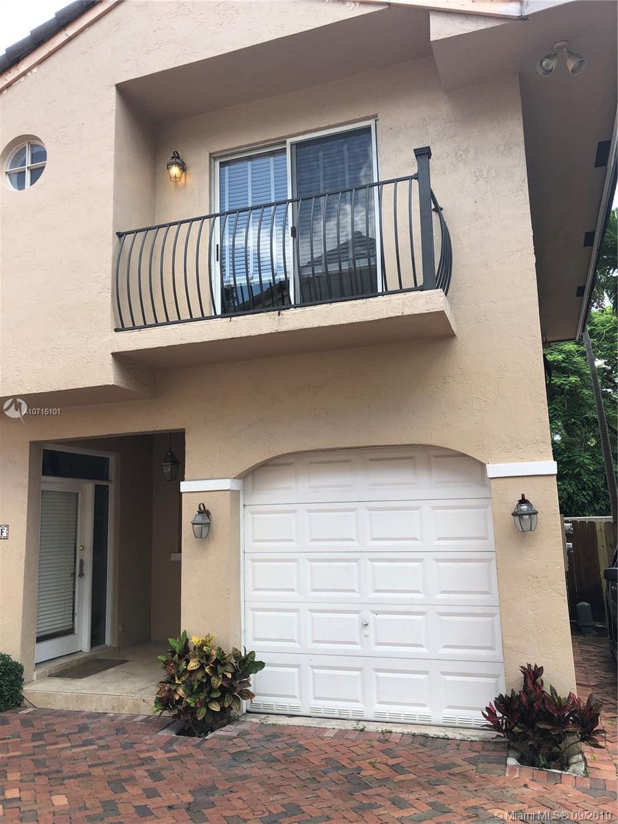 GROVE WALK TOWNHOMES COND - Residential Lease