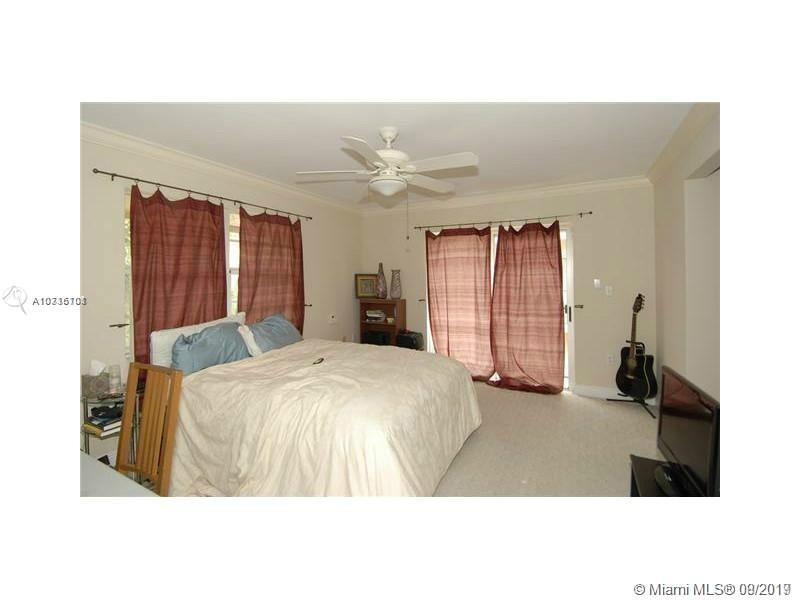 GROVE WALK TOWNHOMES COND - Residential Lease