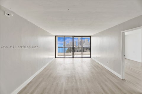 Tiny photo for 555 NE 15th St #20I, Miami, FL 33132 (MLS # A12044120)