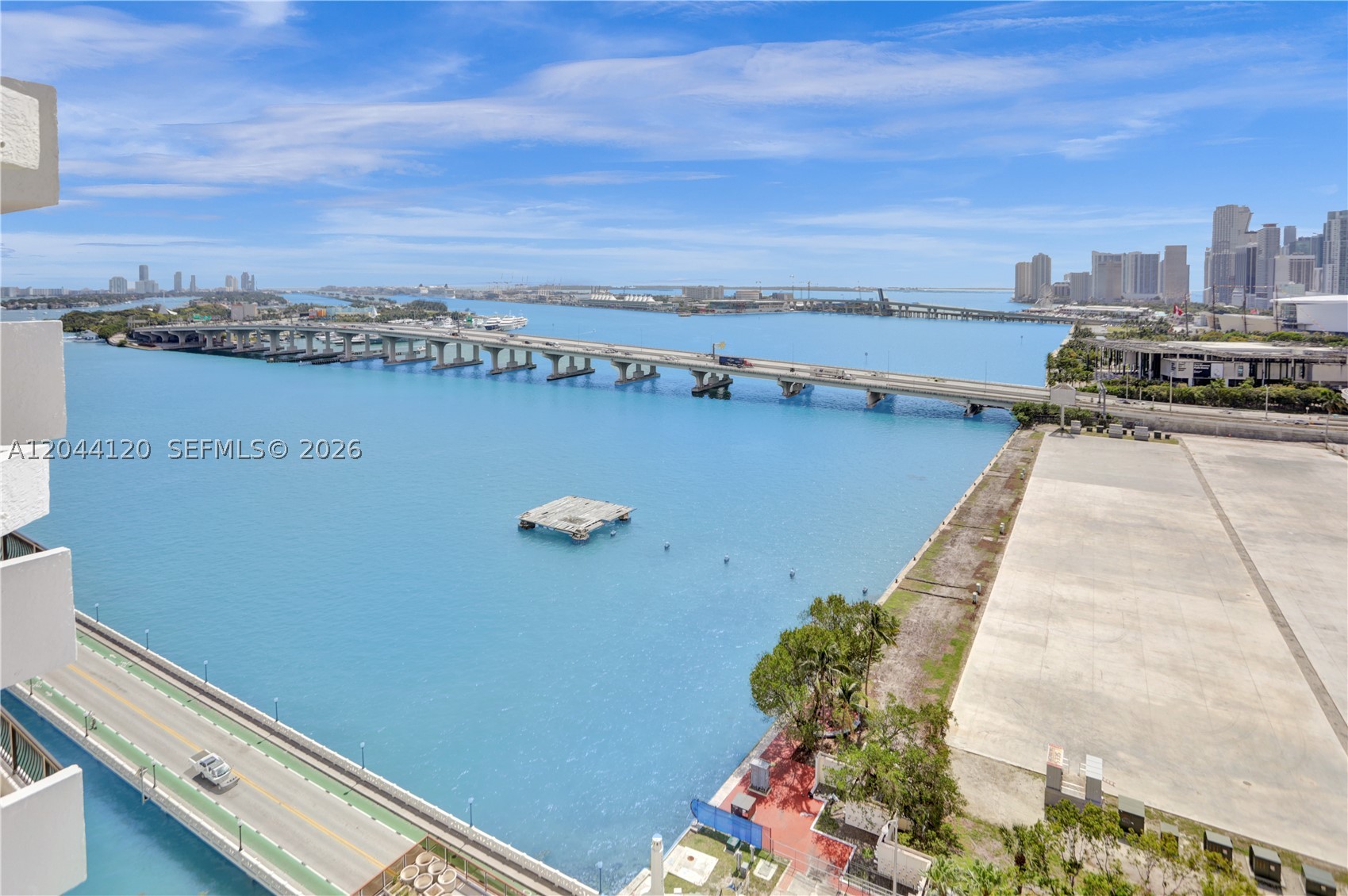 555 NE 15th St 20I