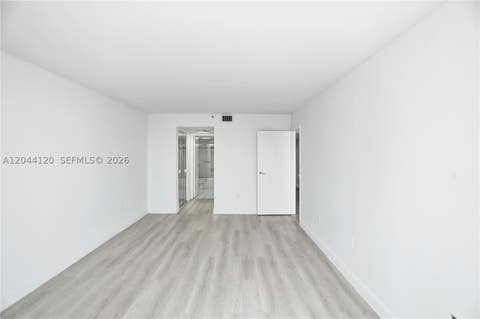 Tiny photo for 555 NE 15th St #20I, Miami, FL 33132 (MLS # A12044120)