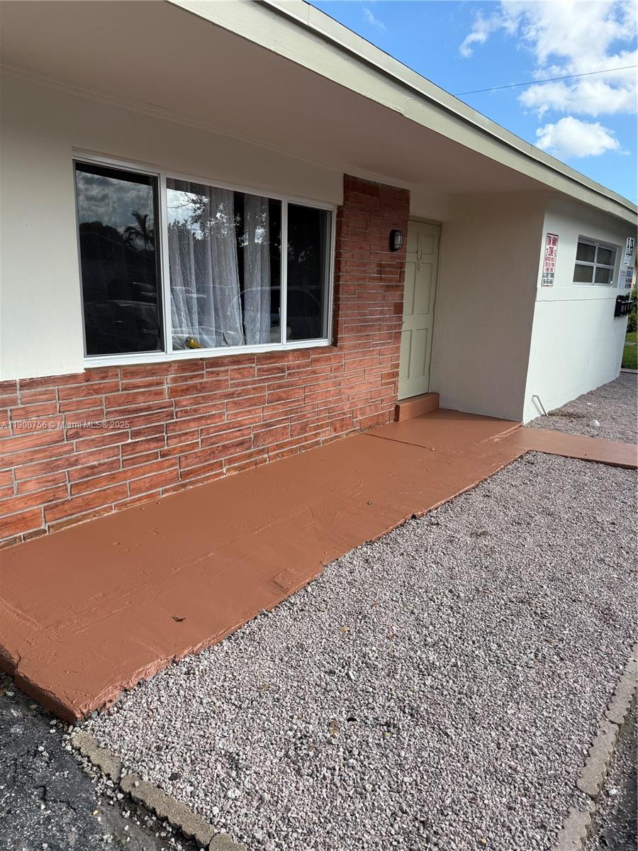 SUNRISE GOLF VILLAGE SEC - Residential Lease