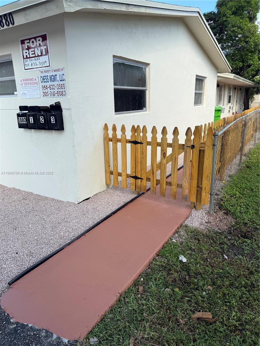 SUNRISE GOLF VILLAGE SEC - Residential Lease