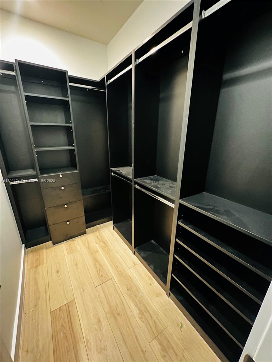 LINCOLN TERRACE SUB - Residential Lease