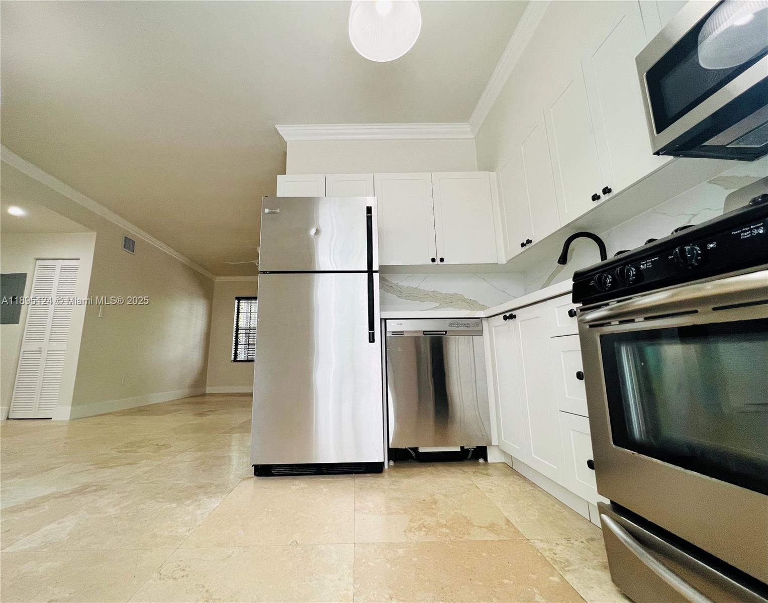 LINCOLN TERRACE SUB - Residential Lease