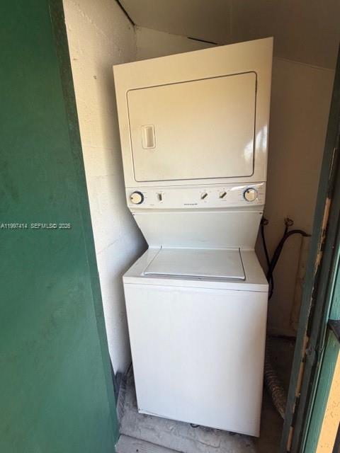 LAKES OF JACARANDA CONDO - Residential