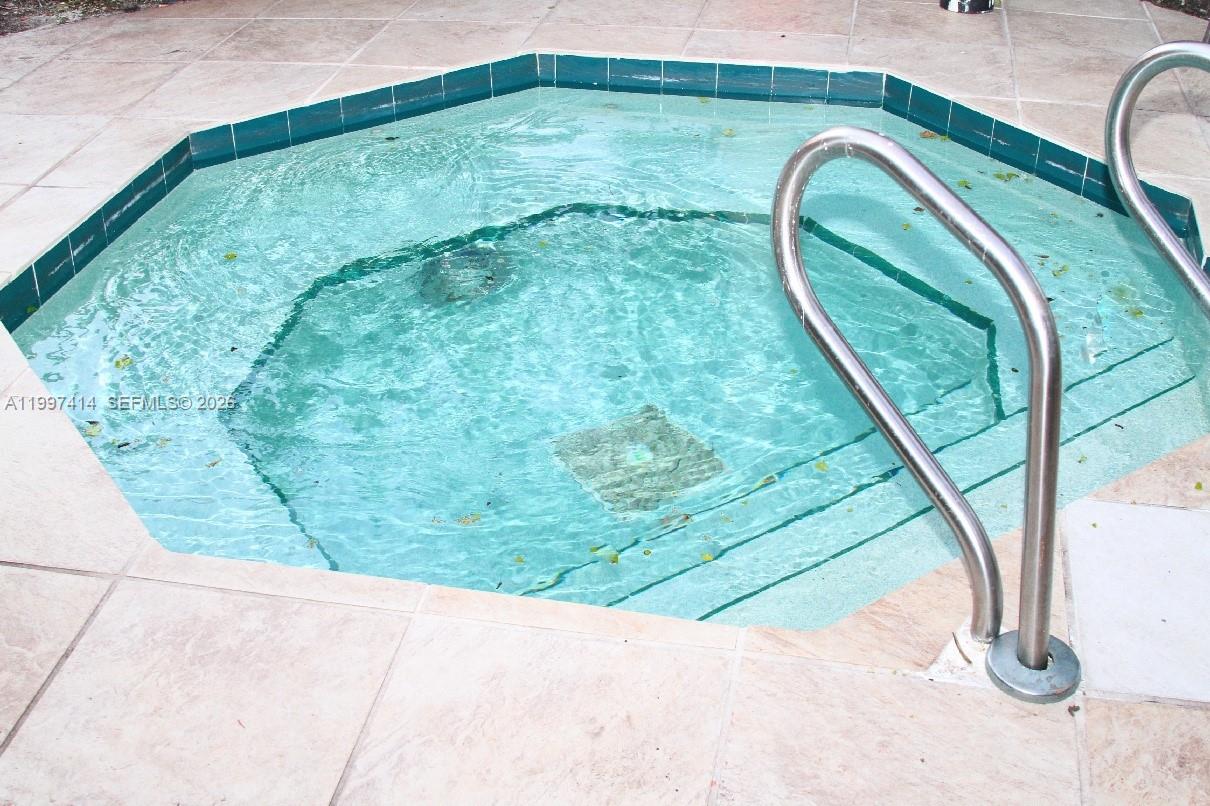 LAKES OF JACARANDA CONDO - Residential