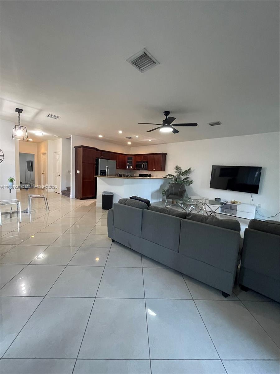 SEACREST ISLES 1 ADD - Residential Lease