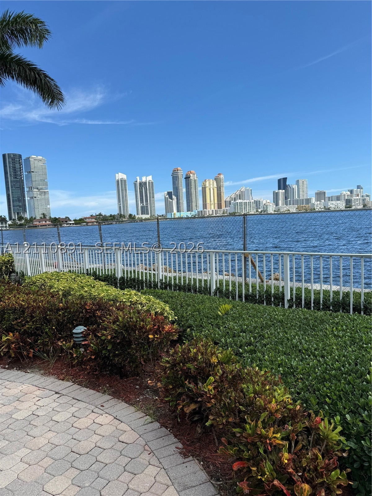 3600 Mystic Pointe Dr