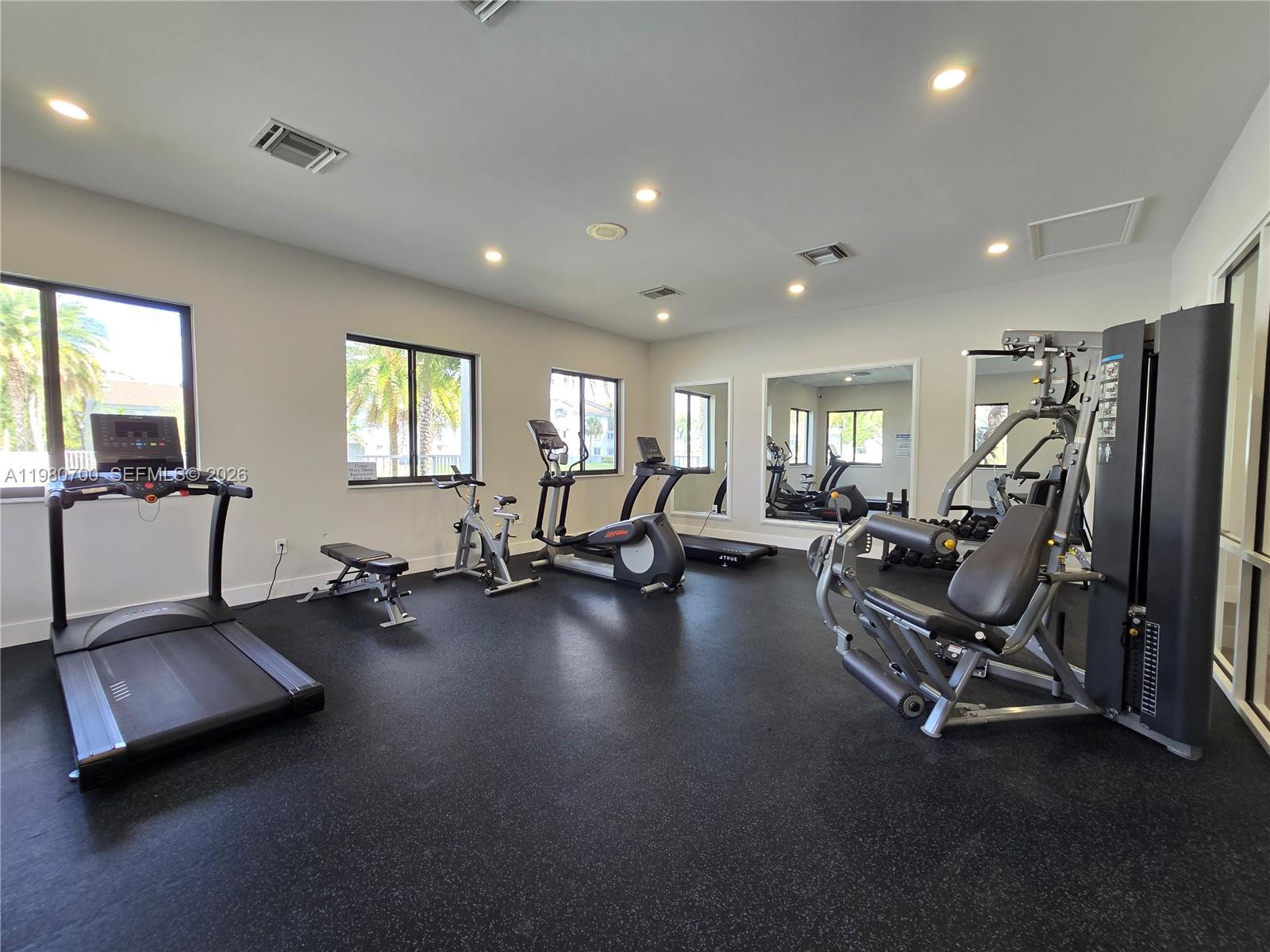 ROYAL GRAND CONDO - Residential Lease