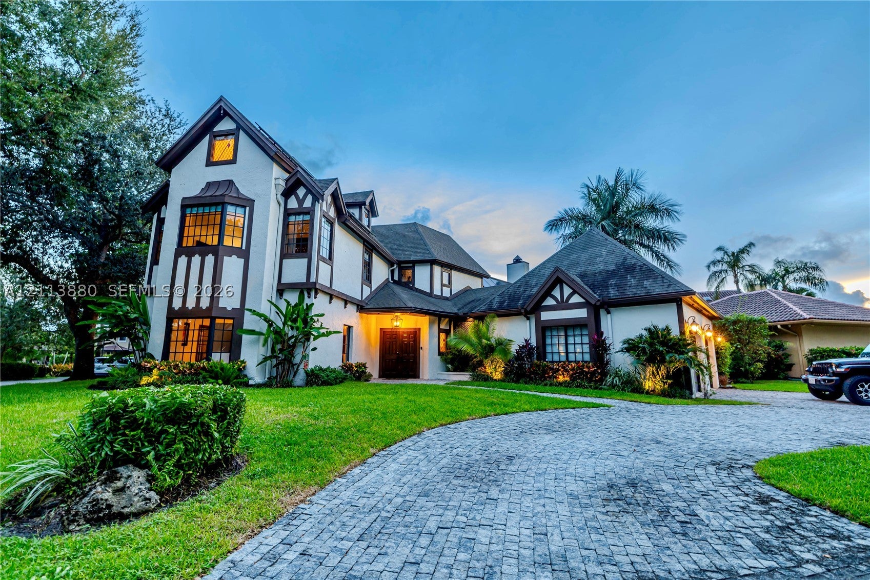 900 Coco Plum Way, Plantation FL 33324