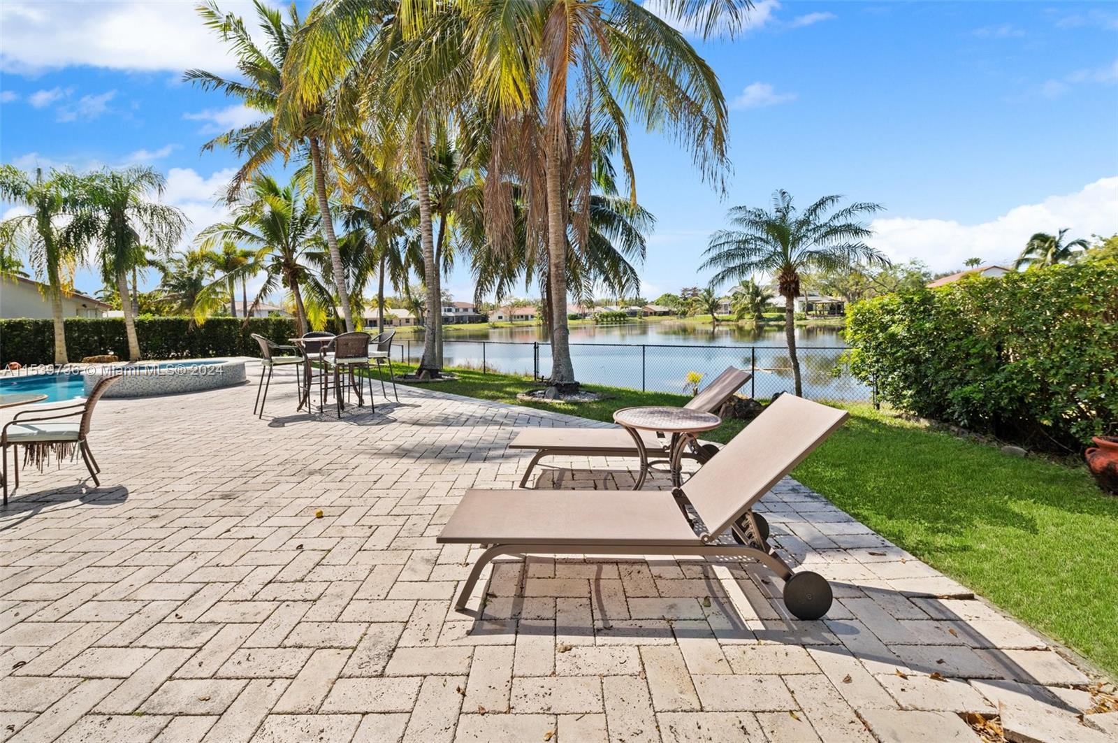 CHAPEL TRAIL REPLAT SECTI - Residential Lease