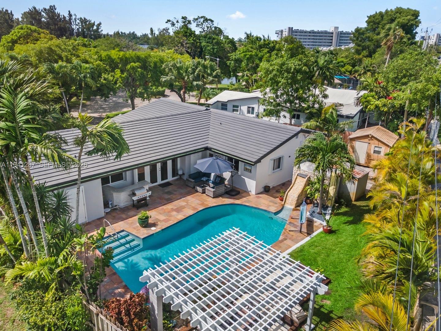 PICKWICK LAKE ESTATES SEC - Residential