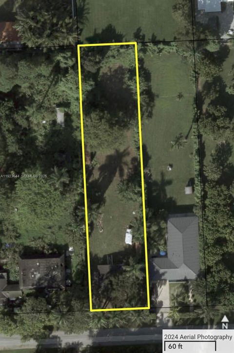 411 NE 152nd St Miami FL 33162