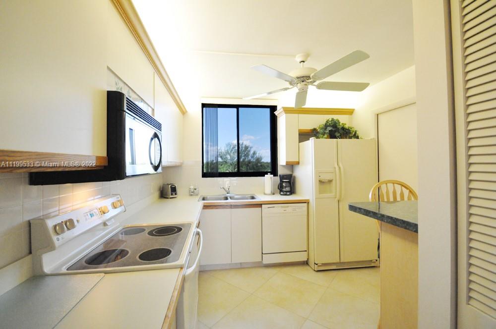 OCEAN TRAIL CONDO IV - Residential